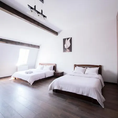 центр площа митна Apartment
