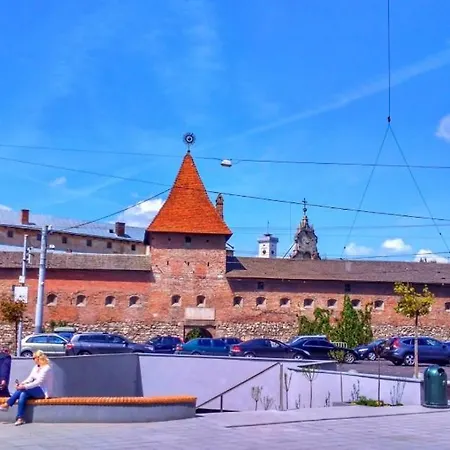центр площа митна Lviv