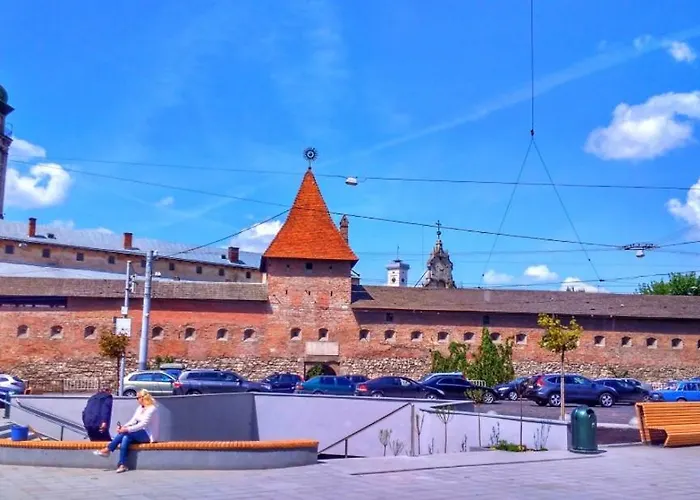 центр площа митна Leópolis